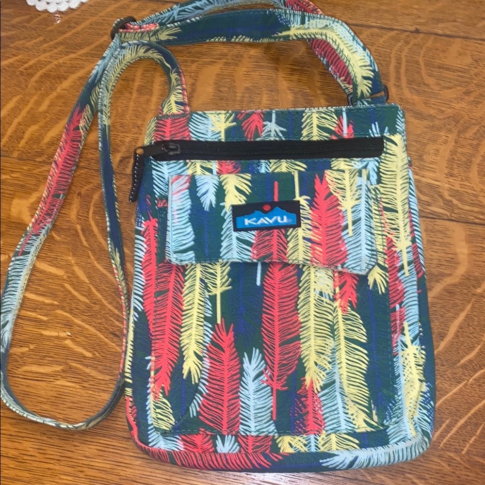 KAVU Colorful Feather Print Crossbody